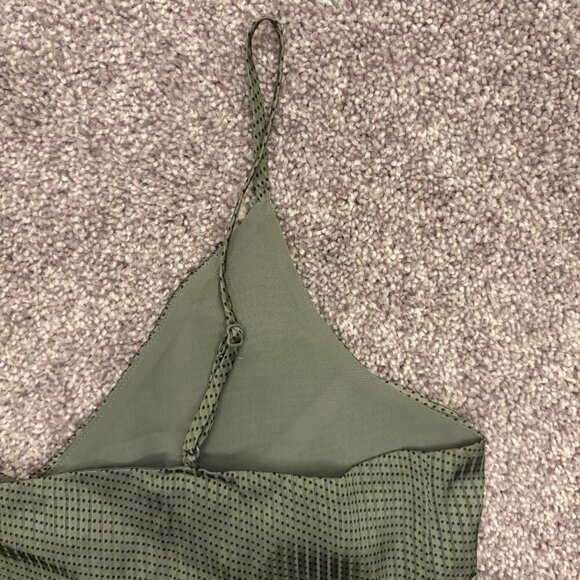 Express Women's Satin Downtown Cami Size XS Green V-Neck Ruffle Front NWT $48 - Picture 10 of 16